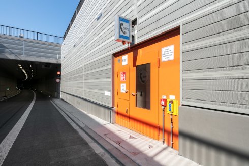 System Schröders Türen im Karoline-Luise-Tunnel